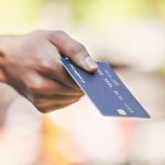Quelle carte bancaire choisir quand on lance son activité en franchise ?
