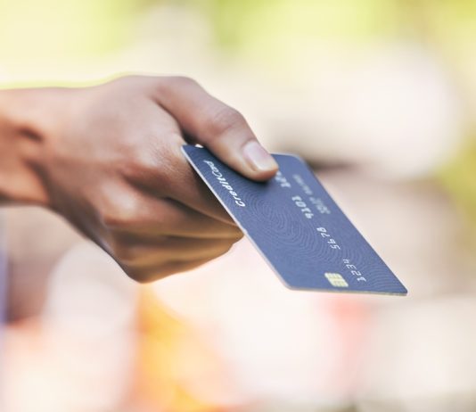Quelle carte bancaire choisir quand on lance son activité en franchise ?